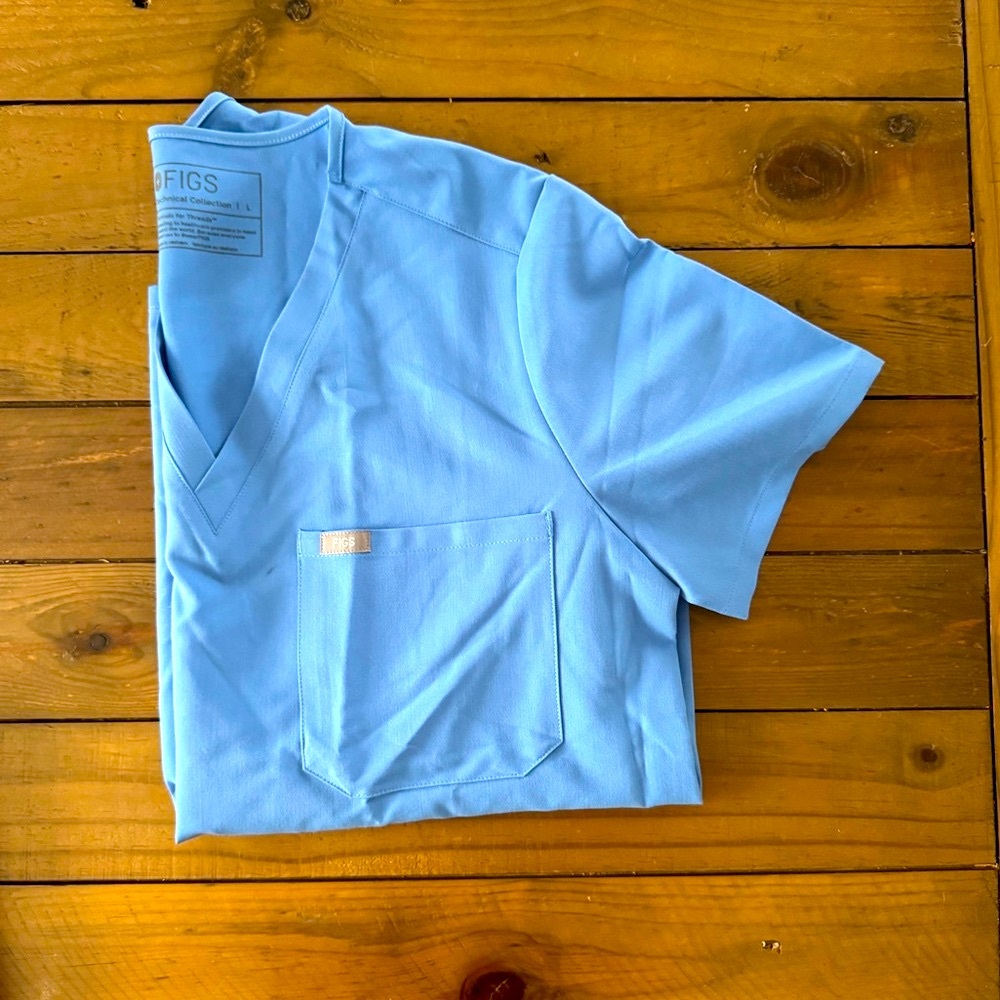 Figs Scrubs Set in Ceil Blue - Picture 3 of 3